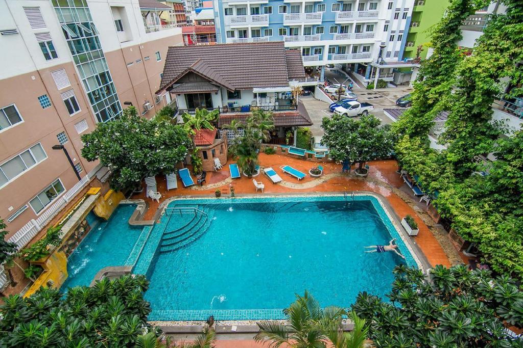 Отель Sutus Court 4 Паттайя Экстерьер фото