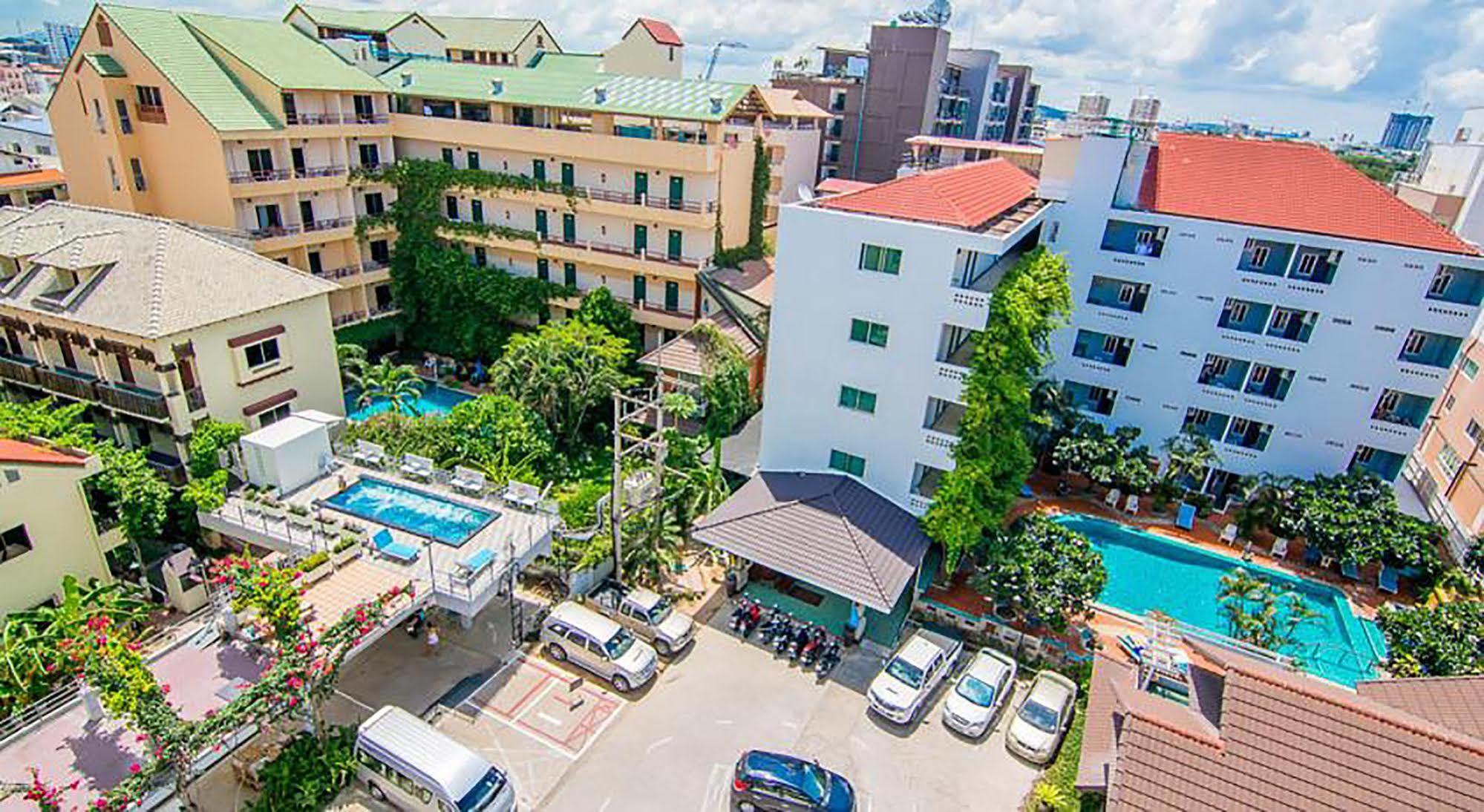 Отель Sutus Court 4 Паттайя Экстерьер фото
